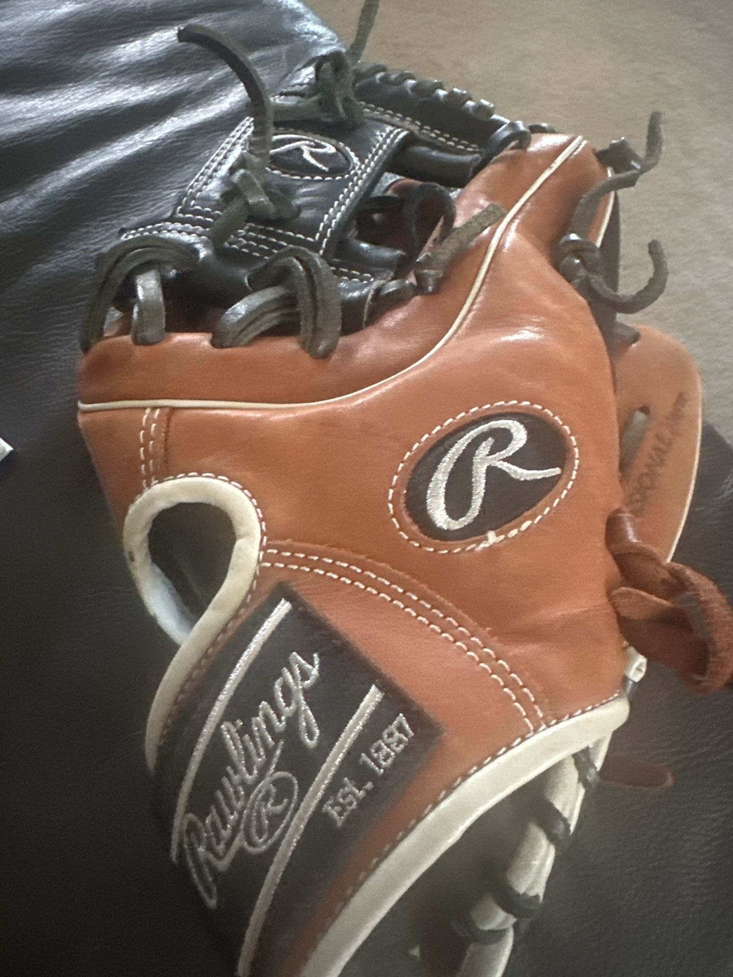New Rawlings Infield Glove High End Q. Series
