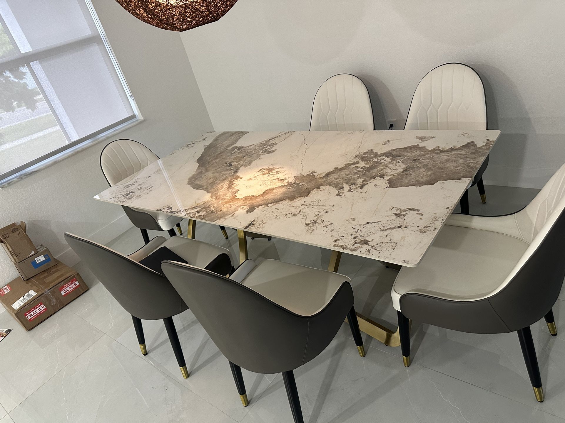 Dining Tables With Modern Seats