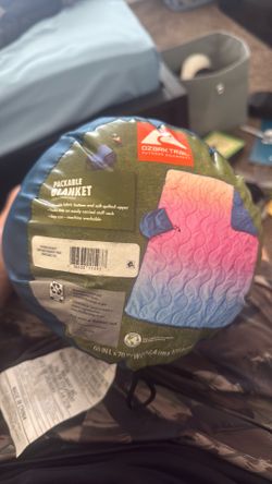 Packable blanket duel sided