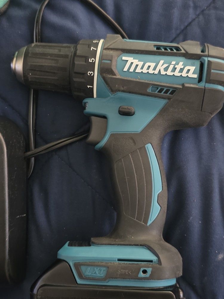DDF482Z LXT Dril Makita.B Driver 18V Bare Unit
! With Charger& Battery