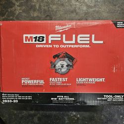 Milwaukee
M18 FUEL 18V Lithium-Ion Brushless Cordless 6-1/2 in. Circular Saw (Tool-Only)