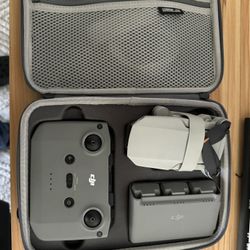 DJI mini 2 SE- With Three Batteries/only 2K Footage 