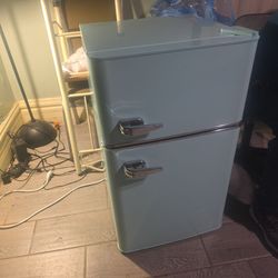 Insignia Mini Fridge