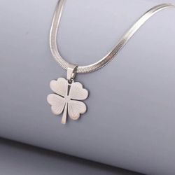 1pc Stainless Steel Necklace With Yellow Four Leafs Clover Pendant 