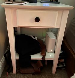 Set of 2 Nightstands
