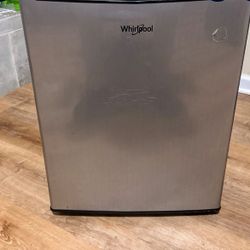Whirlpool Mini Fridge 