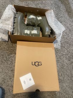 UGG CLASSIC BRELLAH mini green $40 size 8