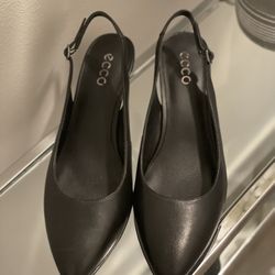Ecco Black Heels Size 10