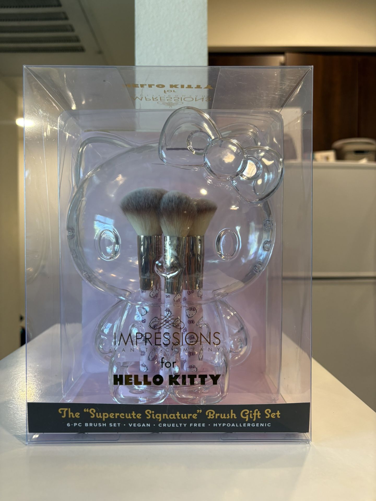 Hello Kitty 6-PC Brush Gift Set
