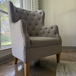 🪑 Tufted Wingback Accent Chair – $100 🪑