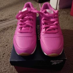 🌸  Pink Reebok Women 🌸