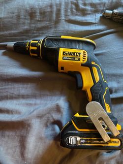 DEWALT 20VMAX XR BRUSHLESS DRYWALL SCREWGUN with battery.