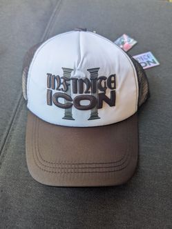 2 NEW Paris Hilton Infinite Icon Trucker Hats – With Tags