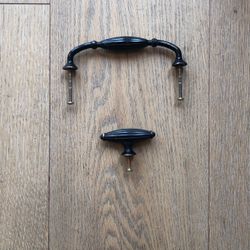 Cabinet Knobs And Pulls