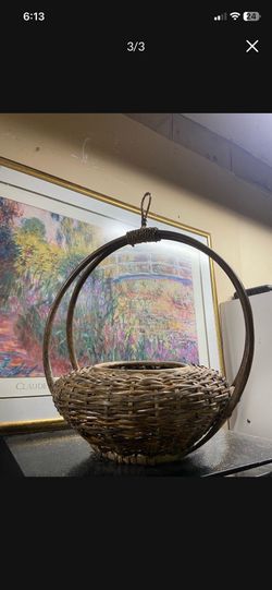 LOW PRICE MOVING- BEAUTIFUL VINTAGE RATTAN