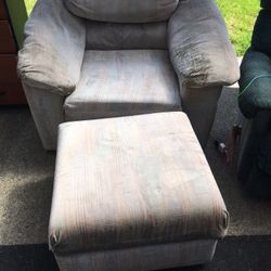Chair With Ottoman