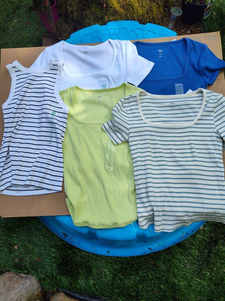 4 Woman Square Neck Rib Short Sleeve Shirts Size Xs And 1 Woman Rib Tank Size Xs