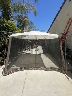 Esta mosquetera para camping