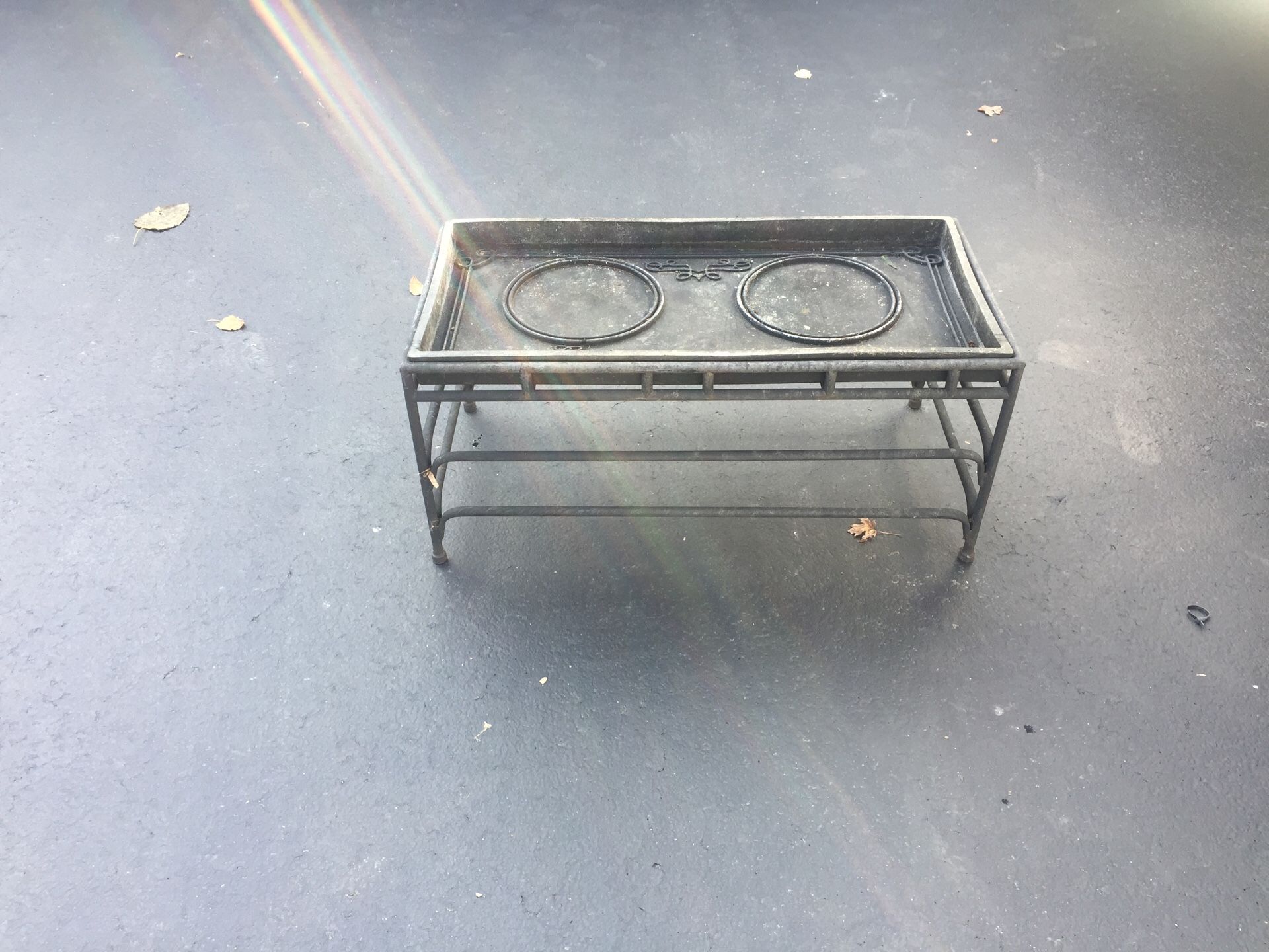 Dog food stand (eat drink) height is 14 ‘