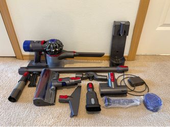 Dyson V8 Absolute Stick Vacuum w/ accessories