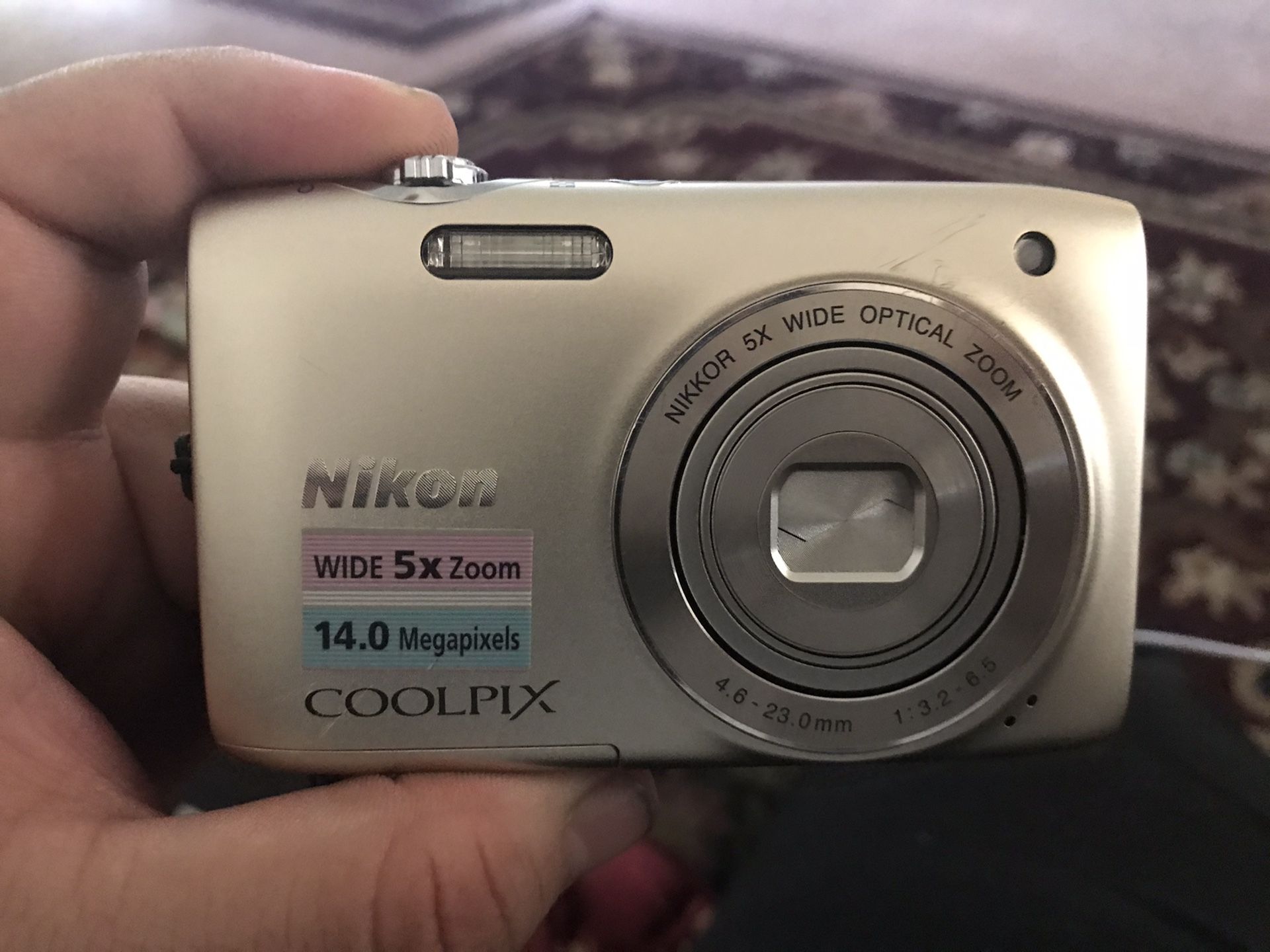 nikon coolpix s3100 digital camera with case