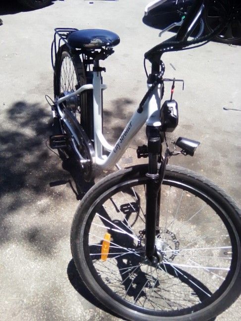 Ebike With Charger And Key To Start