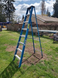 8 foot fiberglass ladder