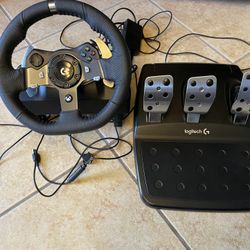 Logitech G920 Driving Force Racing Wheel and Floor Pedals for Xbox Series X|S, One, PC – Real Force Feedback, Hand-Stitched Leather