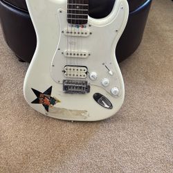 80 Cash Firm Fender Squier 