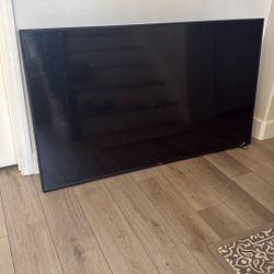 Vizio Smart TV 68in
