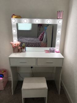 Hollywood Lighted Makeup Vanity with Mirror & Stool – White