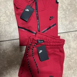 Red Nike Tech Set 