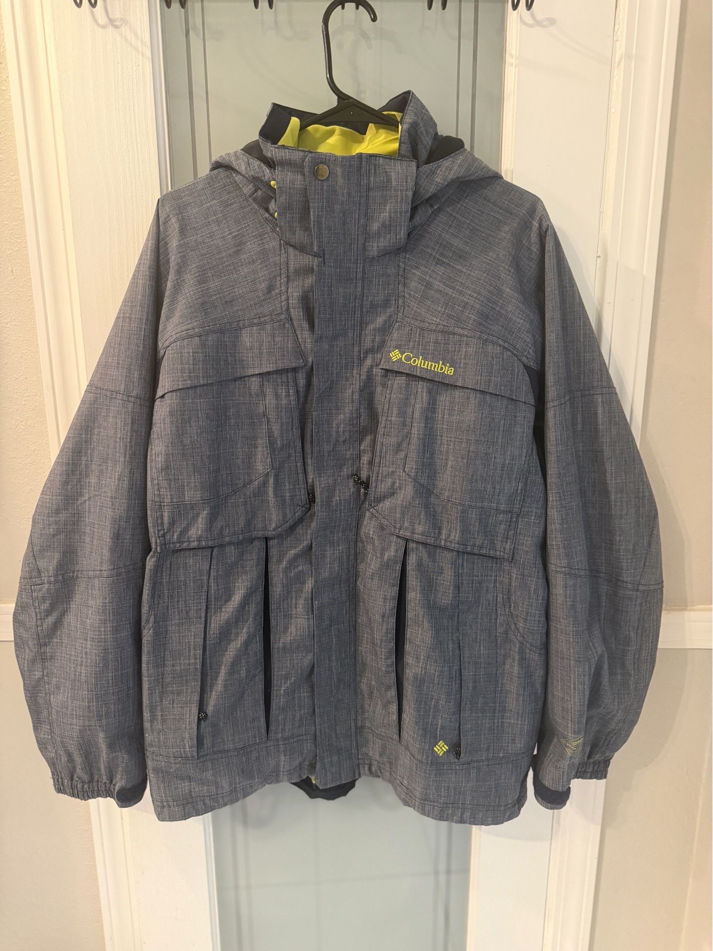 Women’s Columbia Ski Jacket Medium Gently used