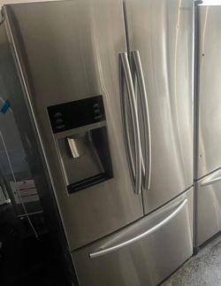 Samsung French Door Refrigerator in Stainless Steel, Gently Used, IceMaker & EnergyStar