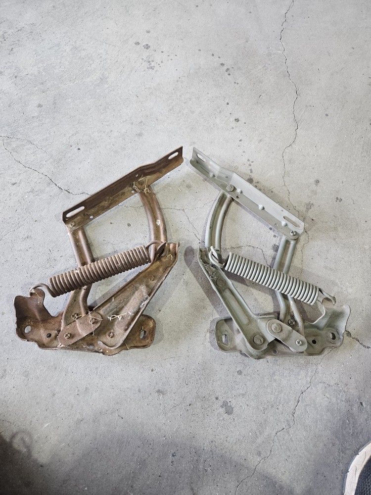 1966 67 Gto Hood Hinges. 
