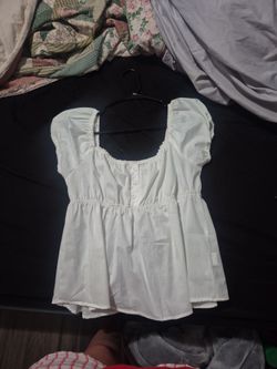 Medium ruffled sleeve shirt