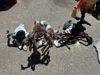 Spirit Halloween Jumping Spiders & more! - 10 Total Available, Many Tomb Stones Also