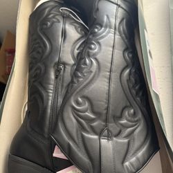 Cowboy Boots Women’s Size 7.5