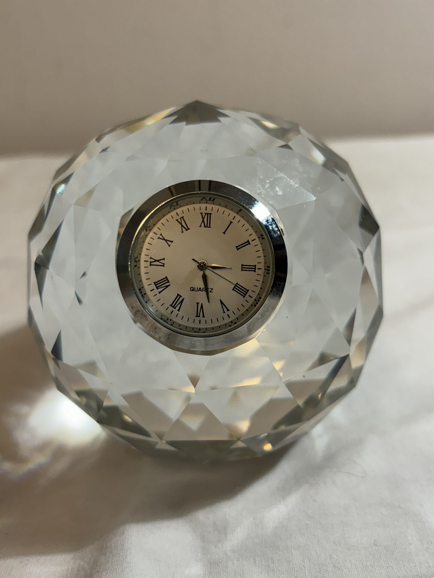Clear Solid Crystal Faceted Desk/Paperweight Quartz Clock