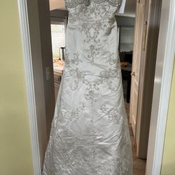 Beautiful New Wedding Dress