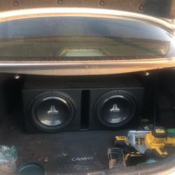 2 12”  V3 Jl Audio Subs 1000 Watt Amp