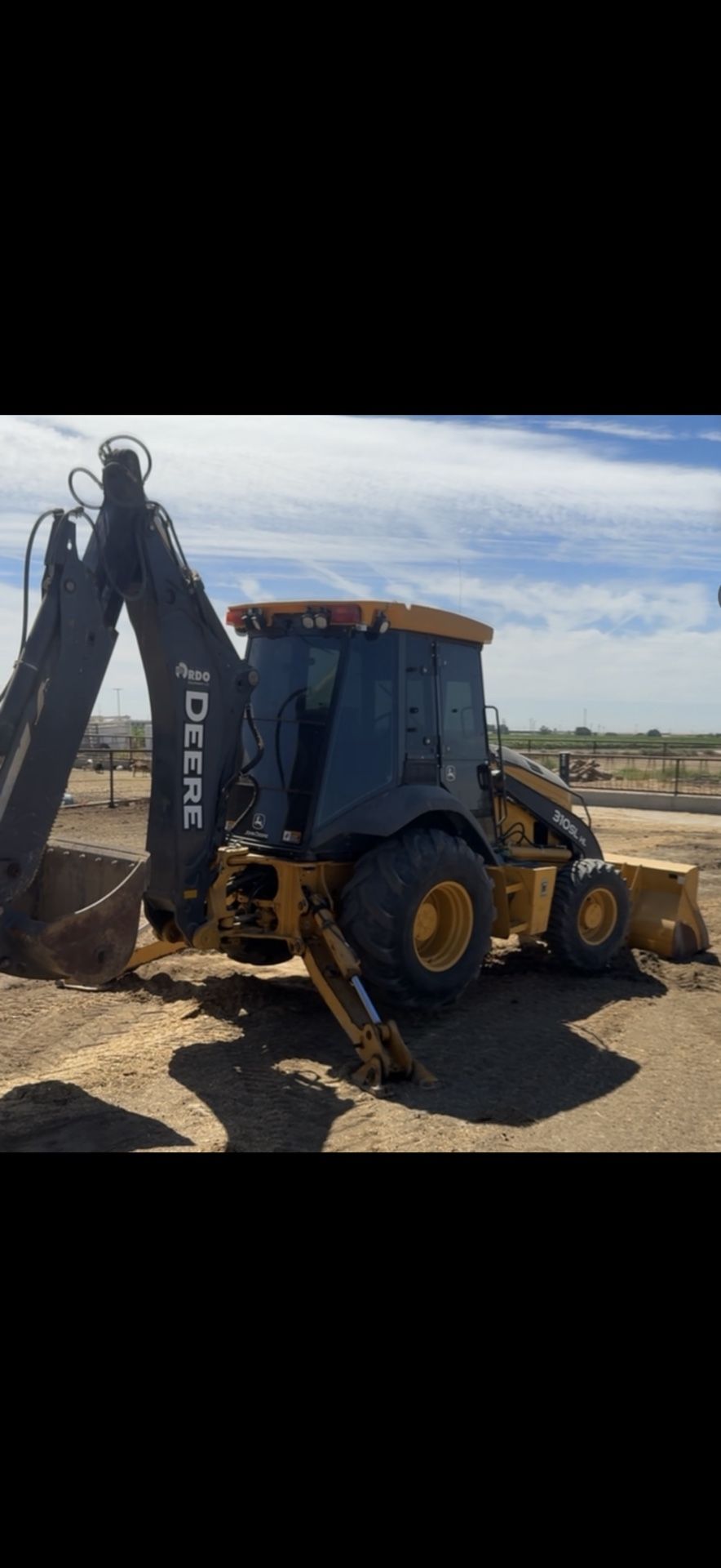 2019 John Deer Back Hoe 1400 Hrs 