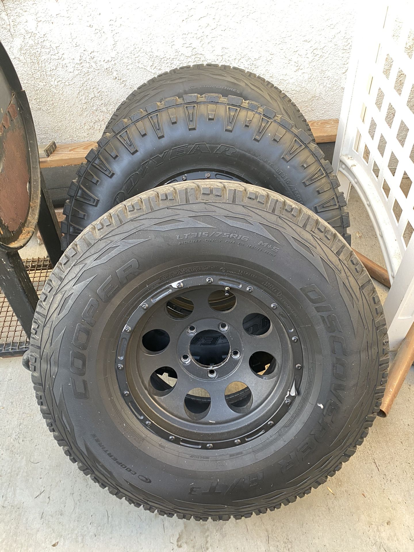 315s 75/16s tires and rims