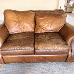 Couches Sectionals FIVE UNDER $100