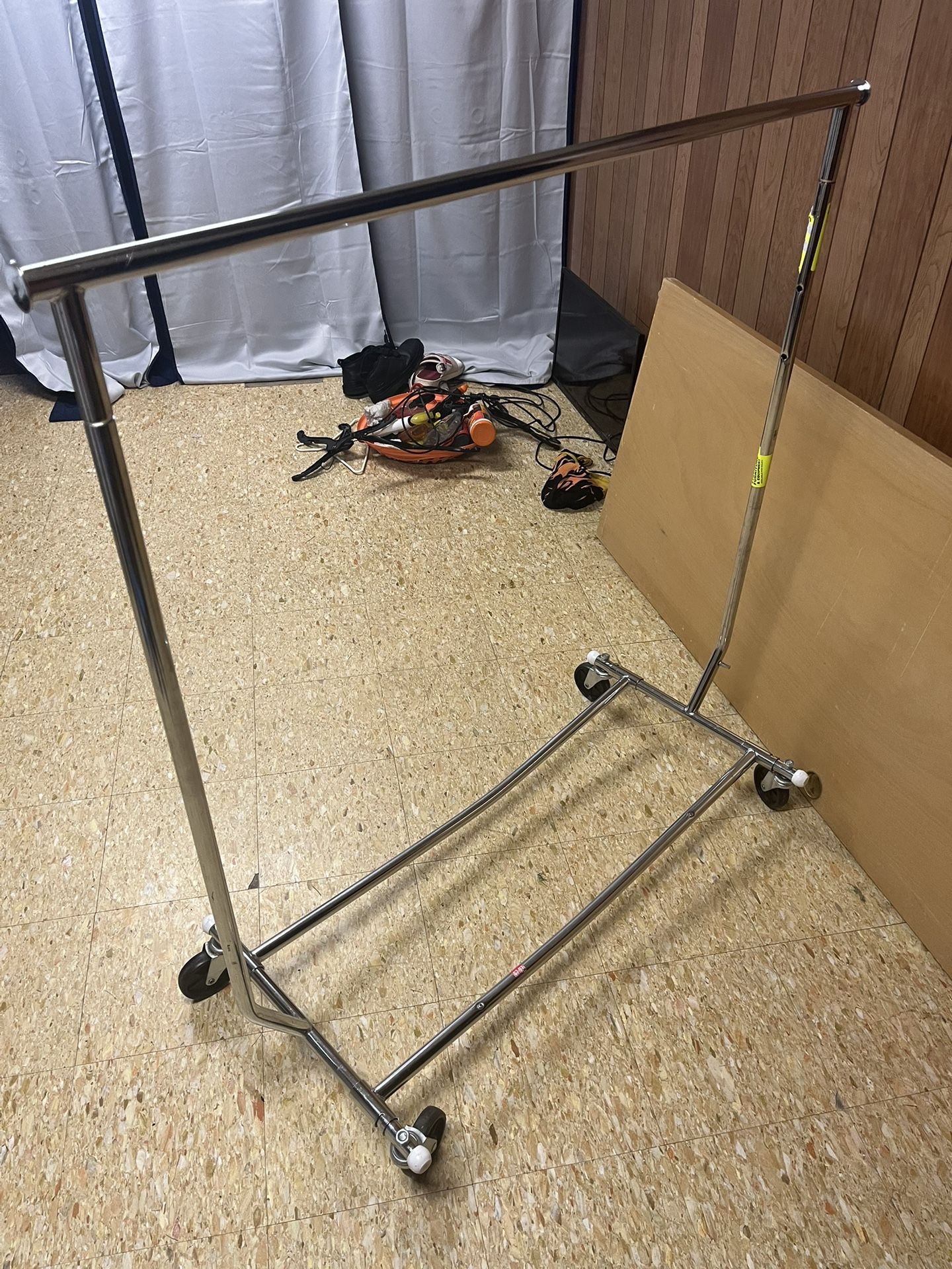 Rolling collapse Clothing Rack