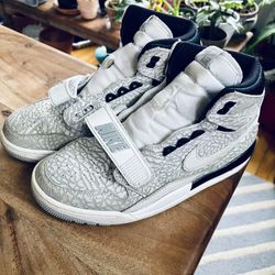 Boys Nike Air size 8