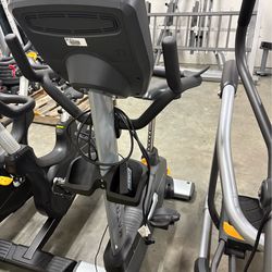 Matrix U1x Commercial Upright Bike – Gym Quality
