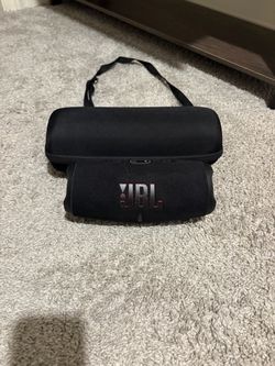 JBL charge 5 with carrying case