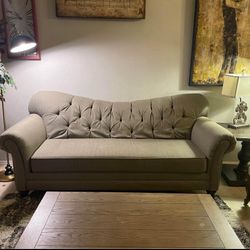 Elegant Tufted Sofa - Beautiful Very Good Condition Sofa  with solid Wood Coffee Table 