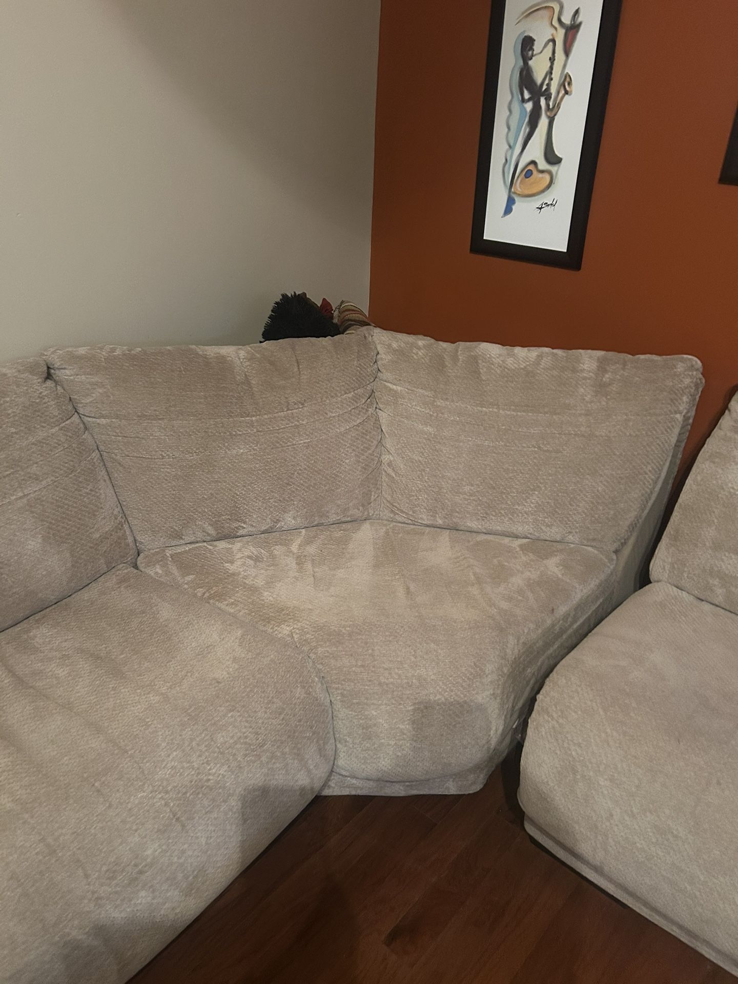 6 piece sectional couch sits up to 8 people